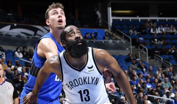 NBA賽場三天之內兩場衝突,楊毅:都是新規惹的禍 NBA賽場三天之內兩場衝突,楊毅:都是新規惹的禍