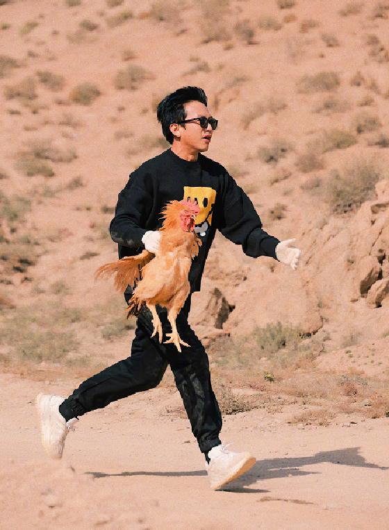 鄧超被五哈節目組整慘,不是抓雞就是攆豬,稱再也不錄這樣的節目 鄧超被五哈節目組整慘,不是抓雞就是攆豬,稱再也不錄這樣的節目