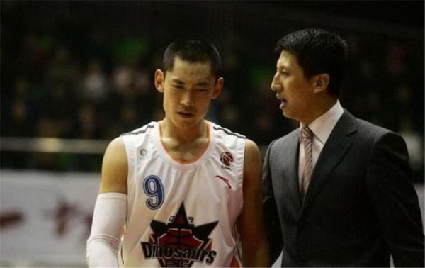 王朝羈絆之郭士強被迫“讓位”楊鳴,遼籃歷史上又一次內耗的失敗 王朝羈絆之郭士強被迫“讓位”楊鳴,遼籃歷史上又一次內耗的失敗