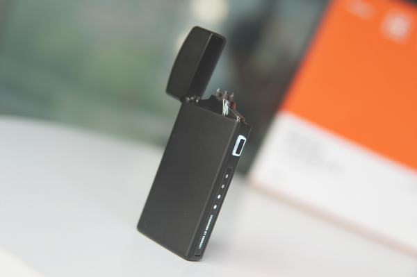 充電打火機沒聽說過?極蜂電弧充電打火機有顏有料,就是這麼酷 充電打火機沒聽說過?極蜂電弧充電打火機有顏有料,就是這麼酷