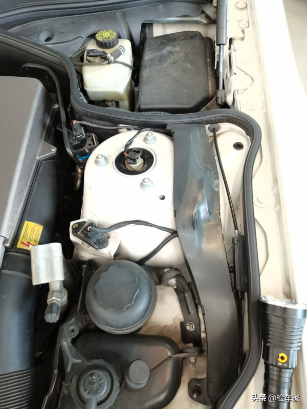 外商自帶,全國僅此一臺的賓士跑車開價離譜,半年賣不掉能怨誰? 外商自帶,全國僅此一臺的賓士跑車開價離譜,半年賣不掉能怨誰?