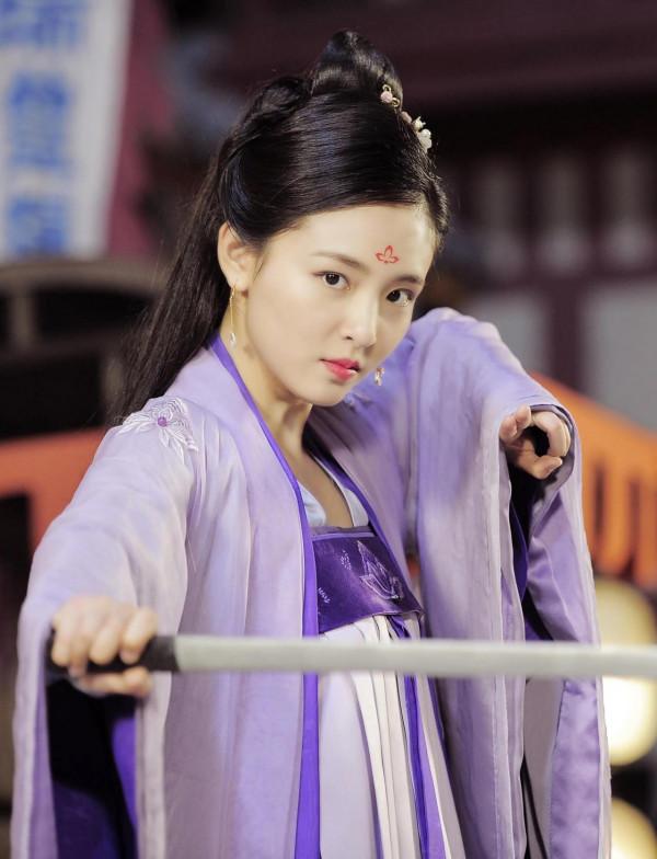 古裝紫衣系列：它不一定代表美麗的顏色 但穿上這個顏色的人都很美