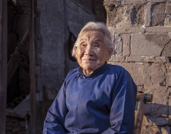 民間故事：女子生娃，婆婆拿走“紫河車”，公公吃了後沒撐過三天