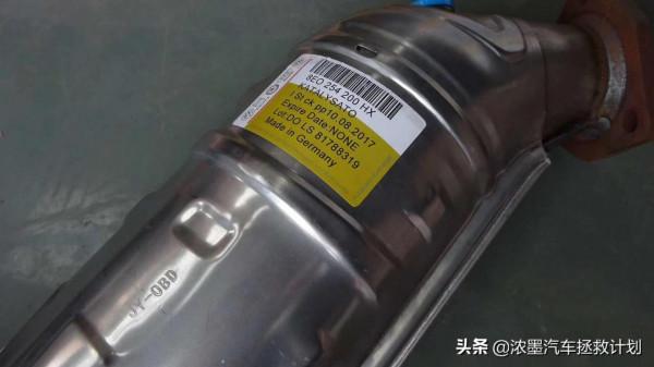 「至臻情懷」一臺老傢伙的重生路,修復煥新一臺戰損級帕薩特B5 「至臻情懷」一臺老傢伙的重生路,修復煥新一臺戰損級帕薩特B5