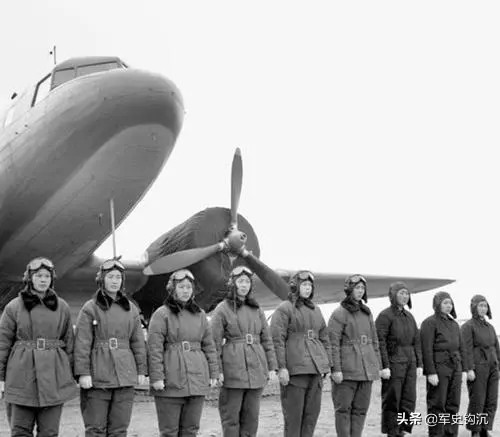 地導二營慶功宴，戰士敬劉亞樓酒，耍聰明被發現，劉亞樓：罰三杯