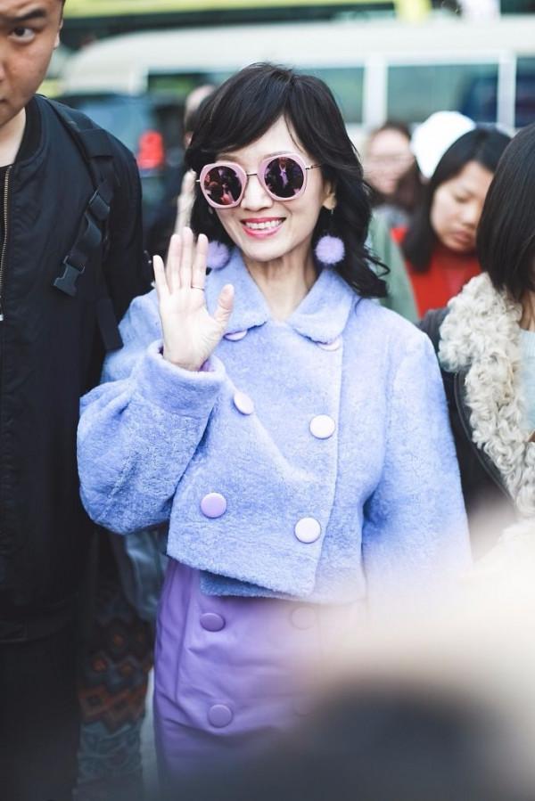 趙雅芝本應該優雅到老，卻偏偏扮嫩，穿得像個老妖精