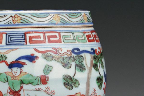 價值1500萬的萬曆蓋罐,差點當廢品扔掉,最怕遇到不識貨的人 價值1500萬的萬曆蓋罐,差點當廢品扔掉,最怕遇到不識貨的人