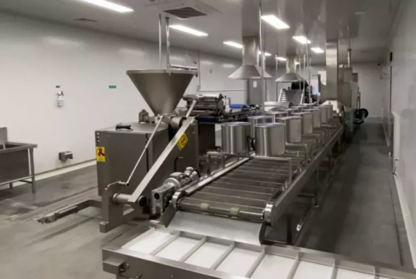 如果主食罐還不能滿足你的貓，那就升級成貓主食鮮糧吧