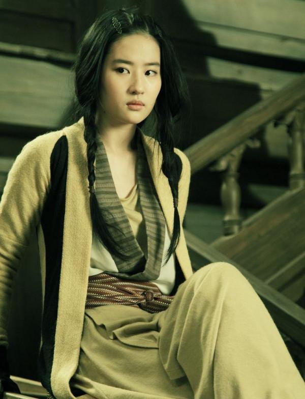 改了國籍的8位著名明星，李連杰張鐵林在列