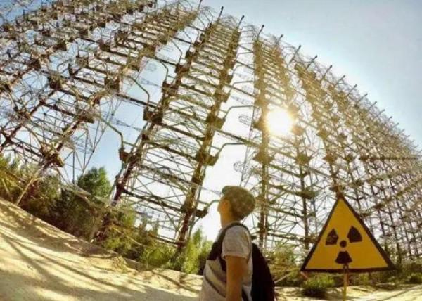 開機每8秒干擾一次全球通訊，140米高超級雷達，千里外敵機無處逃