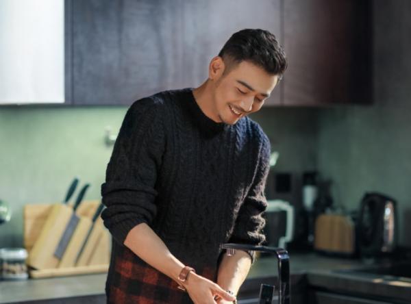 從儒雅大叔到“大慶油田”,楊爍是怎麼作盡前途的? 從儒雅大叔到“大慶油田”,楊爍是怎麼作盡前途的?