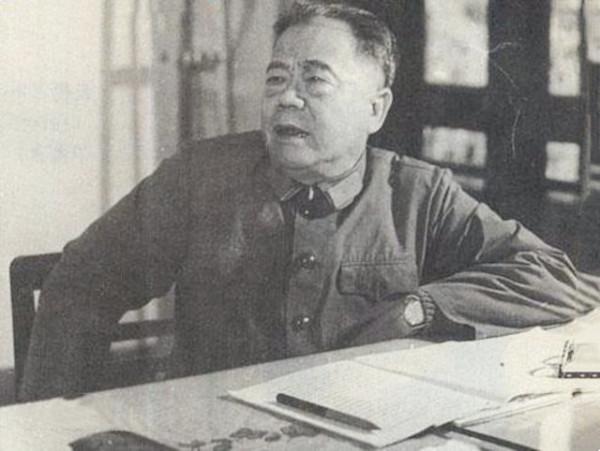 戰前軍長說:誰敢開炮就要誰的腦袋!戰鬥打響後一戰士開了一炮 戰前軍長說:誰敢開炮就要誰的腦袋!戰鬥打響後一戰士開了一炮