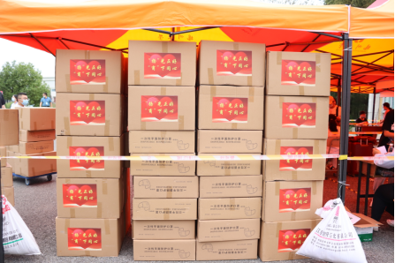 一大學生返校“行李”50箱!“這就是別人家的同學……” 一大學生返校“行李”50箱!“這就是別人家的同學……”