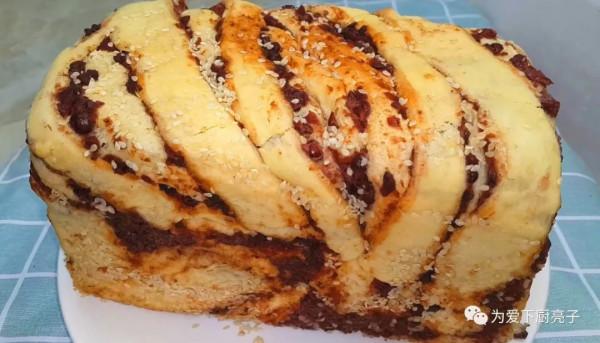 1斤麵粉，半斤紅豆，鍋裡一蒸，鬆軟香甜無新增，吃過就唸念不忘