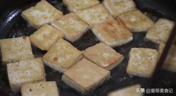 白菜燉豆腐好吃有訣竅，大廚教你最正確的做法，實在太香了，解饞