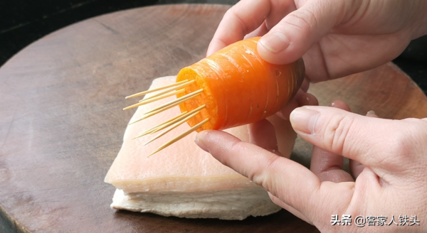 五花肉最好吃的做法，加1個香芋，客家人待客都愛做它，好吃過癮