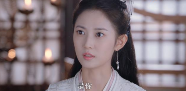 李易峰陳鈺琪《鏡雙城》首播被嘲，主演演技拉胯，劇情毫無張力