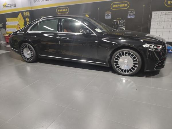 改裝日記｜2021款賓士S 400 L改裝運動包圍、輪轂、後排娛樂