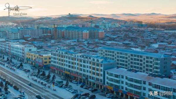 在冬天穿梭於內蒙古的各個城市,可以感受到與眾不同的一路冰雪 在冬天穿梭於內蒙古的各個城市,可以感受到與眾不同的一路冰雪