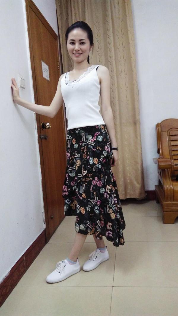 29歲骨折落下了殘疾的女孩章芳芳