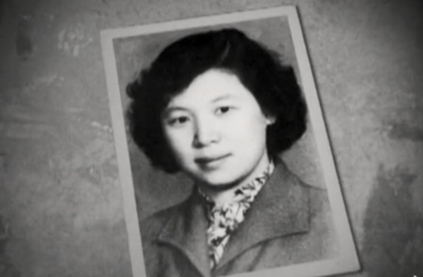 76年毛主席病重，賀子珍從電視上得知後給女兒打電話：去看看爸爸