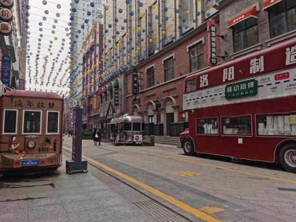 在洛陽的街頭走了走(真想弄幾個美國人來博物館裡教育教育) 在洛陽的街頭走了走(真想弄幾個美國人來博物館裡教育教育)