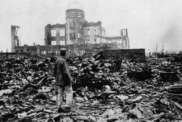 徒手掰開“原子彈”的人，成為“活死人”，DNA斷裂肌肉溶解