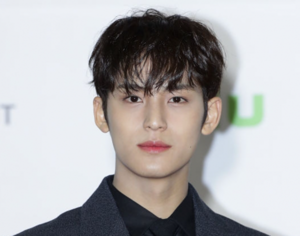 韓國最新頒獎禮大翻車！明星臉腫妝濃造型醜，韓網熱帖都在吐槽