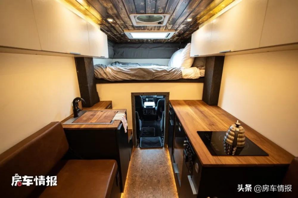 福特新款房車來啦!配3.5T+10AT動力強悍,車門設計特別像裝甲車 福特新款房車來啦!配3.5T+10AT動力強悍,車門設計特別像裝甲車