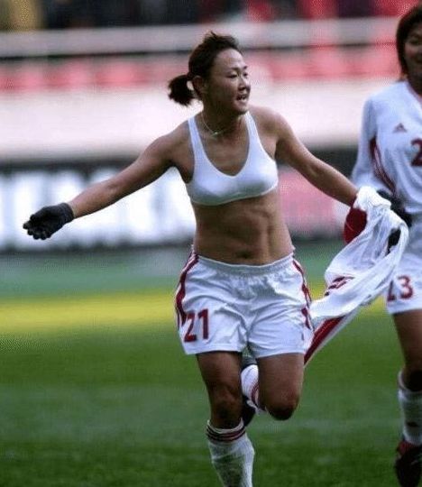 男足有腹肌嗎？女足有