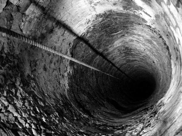 蘇聯企圖挖穿地球，花費24年結果如何？人類能挖穿地球嗎？