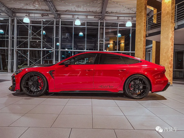 花100萬打造735馬力的奧迪RS7，3秒破百的碳纖維猛獸你們愛了嗎？