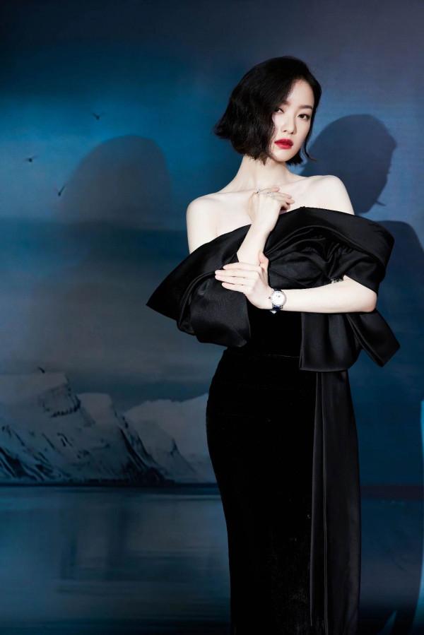 楊冪伸脖似鴕鳥,鹿晗關曉彤像老大爺,儀態差,顏值再高也白搭 楊冪伸脖似鴕鳥,鹿晗關曉彤像老大爺,儀態差,顏值再高也白搭