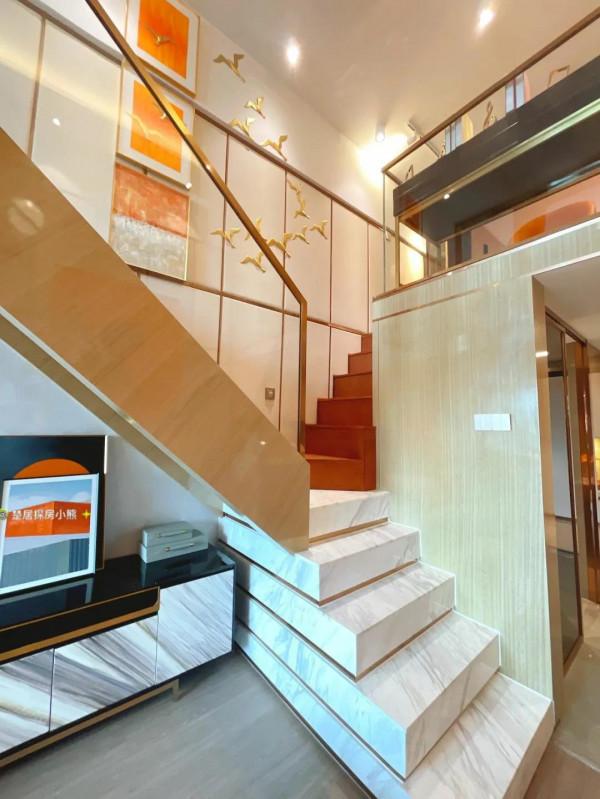 首付20w買的地鐵口LOFT