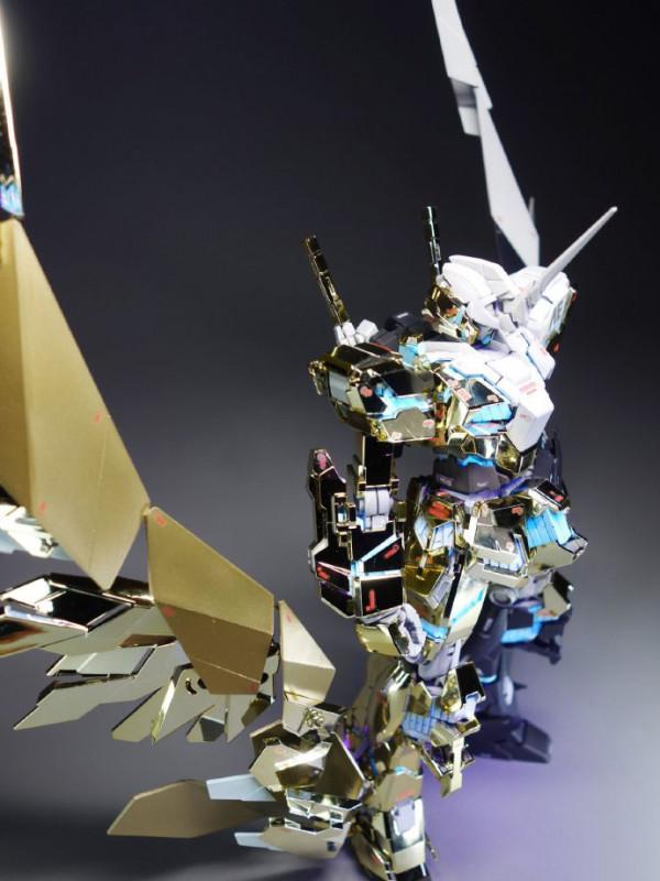 不對稱改造，獨角獸高達4號機·天馬