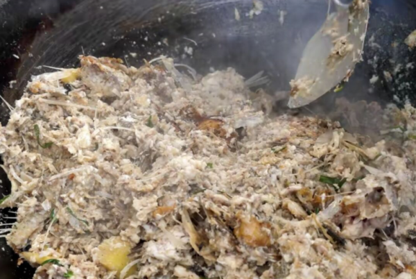 江蘇美女用70斤活魚做非遺小吃，10元一碗，有人往返400公里來吃