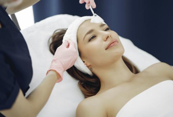 美容院坑了多少女性?提醒:這4個“坑人”的美容專案,別再上當 美容院坑了多少女性?提醒:這4個“坑人”的美容專案,別再上當