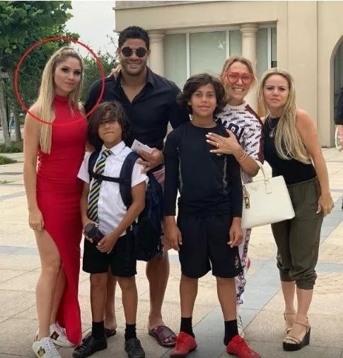 海港前外援胡爾克娶前妻侄女生娃,該如何稱呼前妻?綠巨人也發愁 海港前外援胡爾克娶前妻侄女生娃,該如何稱呼前妻?綠巨人也發愁