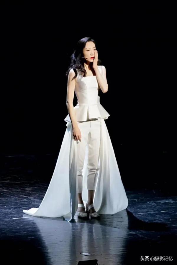 韓雪：容貌娟秀