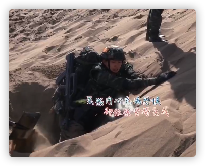 女演員沙漠拍戲遇意外！跌落流沙中被迅速淹沒，僅露頭部情緒崩潰