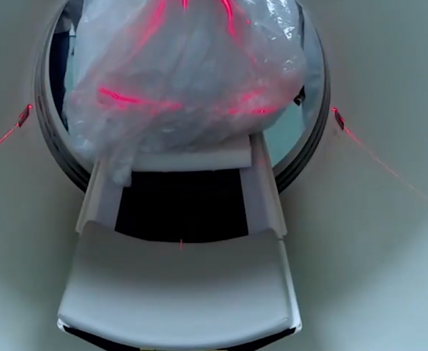 1999年,考古隊登6700米山頂,發現冰凍500年少女,面貌完好彷彿睡著 1999年,考古隊登6700米山頂,發現冰凍500年少女,面貌完好彷彿睡著