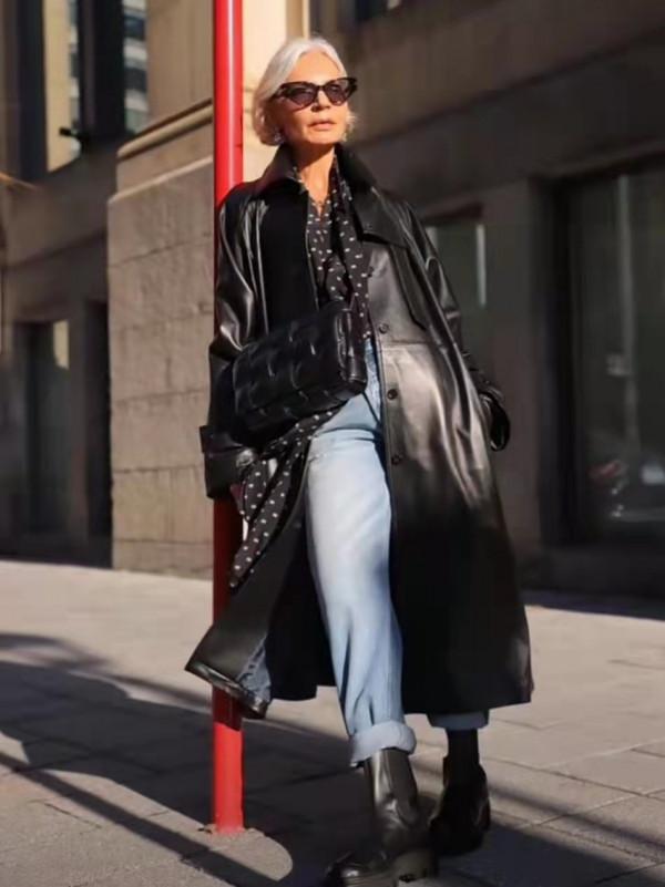 年過六十穿外套少穿“奶奶裝”,瞧瞧網紅奶奶,打扮既時髦又高階 年過六十穿外套少穿“奶奶裝”,瞧瞧網紅奶奶,打扮既時髦又高階