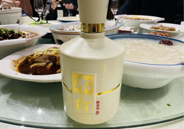 還在為過年選白酒，東奔西走？這6款高中低檔全都有，好喝有面兒