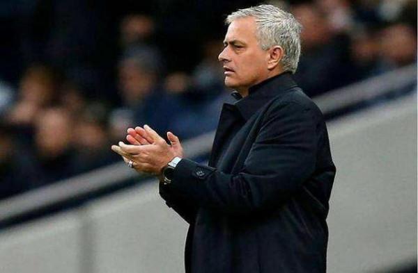 豐塔納：米蘭雙雄就像&OpenCurlyDoubleQuote;諧星&rdquo;，裁判耽誤了穆帥的紅狼精神