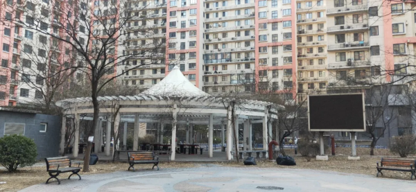 五棵松眾星捧月，這小區獨當一面