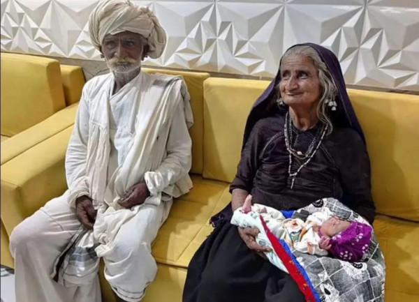 3年前，74歲大媽生下雙胞胎，現坦言：後悔做出這樣的選擇