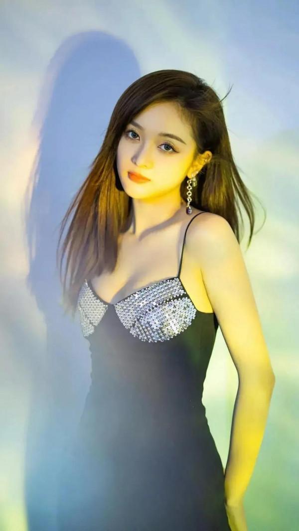 青春靚麗吳宣儀