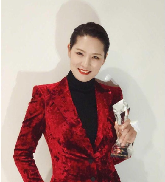 馬豔麗:嫁3婚大15歲導演,將女兒改姓,46歲獨自帶娃 馬豔麗:嫁3婚大15歲導演,將女兒改姓,46歲獨自帶娃