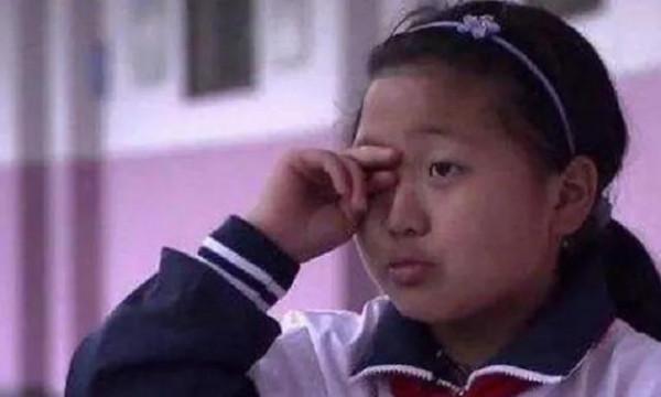 農村女孩上《變形記》染上公主病，回村後不適應，哭著要找富爸爸