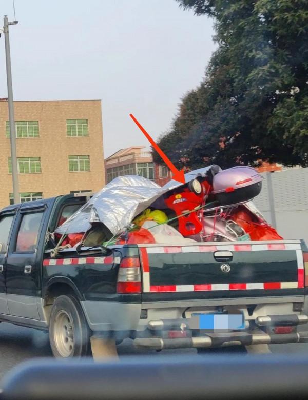 不管生活如何輾轉奔波，父母都不會忘記對孩子的愛